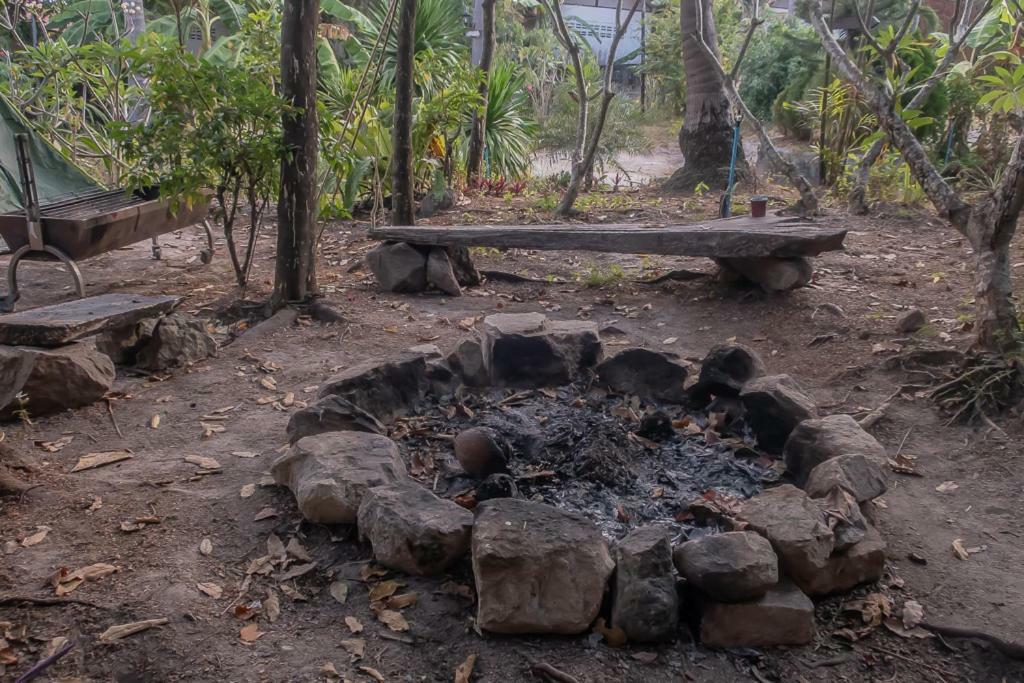 Black Wood Hostel Koh Tao Exterior photo