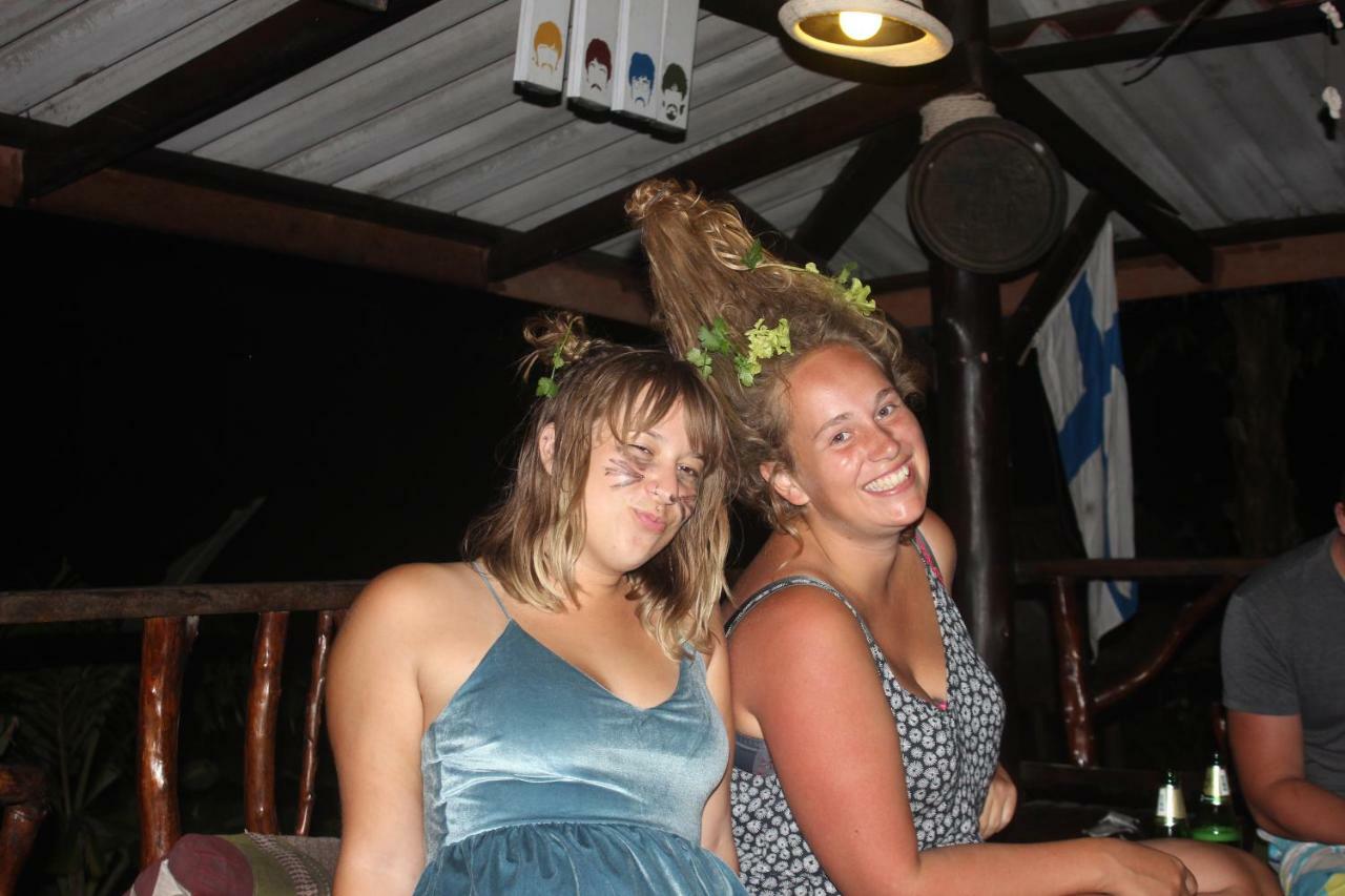 Black Wood Hostel Koh Tao Exterior photo